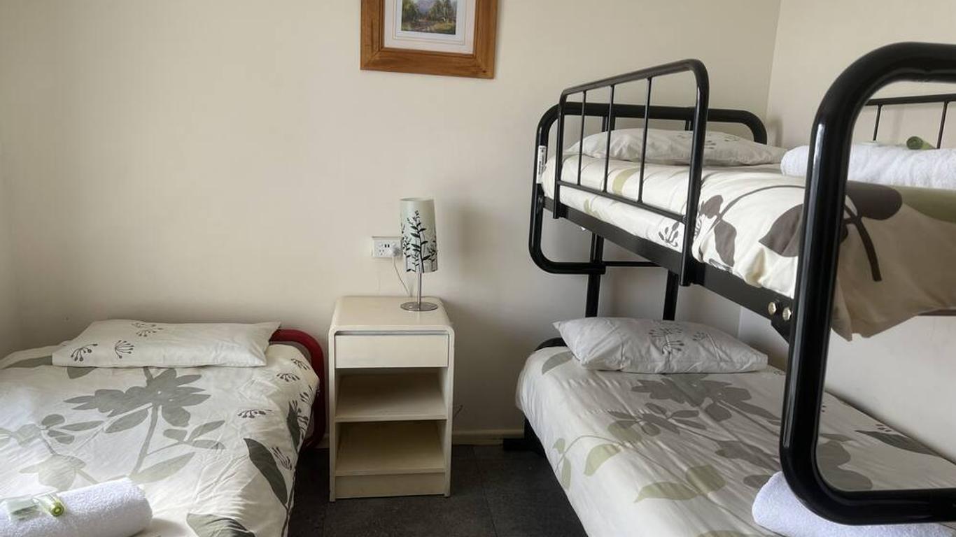 وود مانز هيل موتل