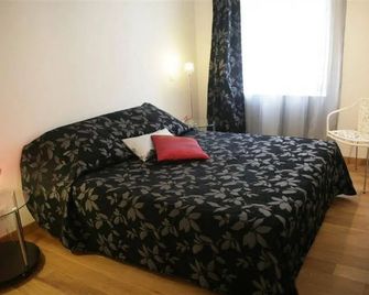 Suite Affaire Cannes Vieux Port - Cannes - Makuuhuone