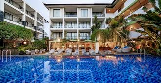 Taksu Sanur Hotel - Denpasar - Zwembad