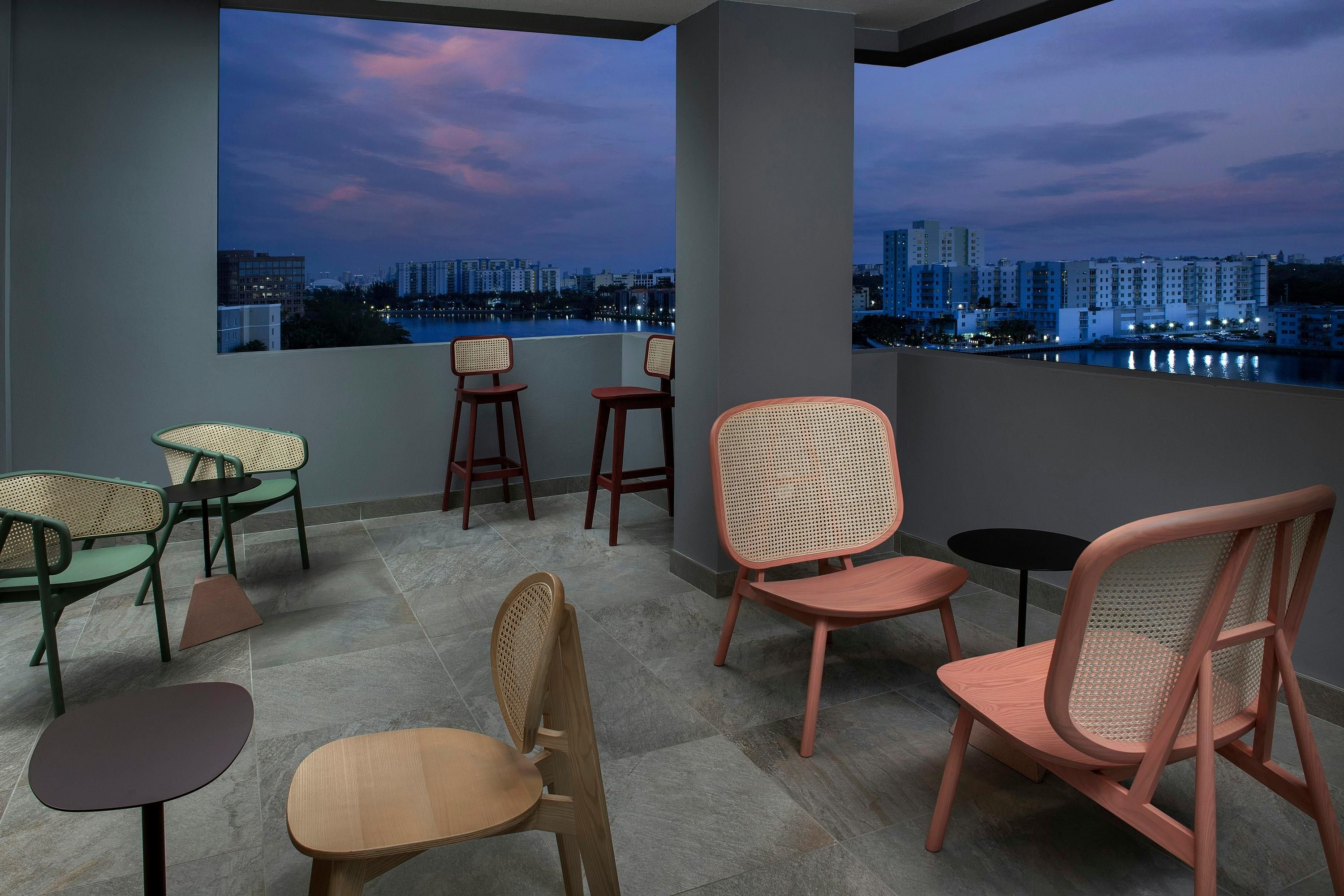 Home2 Suites by Hilton Miami Airport South Blue Lagoon - Miami - Balcón
