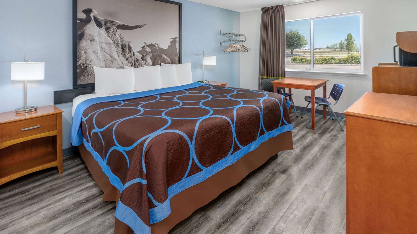 Super 8 by Wyndham Clayton