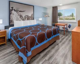 Super 8 by Wyndham Clayton - Clayton - Спальня