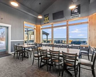 HarborBeach Haven & Event Lodge! 300' of Lakefront - Harbor Beach