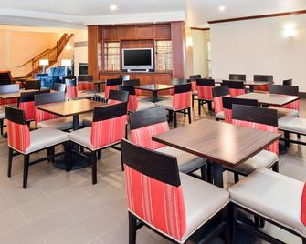 Comfort Inn & Suites Madison North - De Forest - Restaurante
