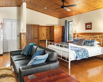 Montville Country Cabins - Montville - Bedroom