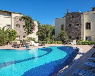 Bella Garden - Golturkbuku - Bazén