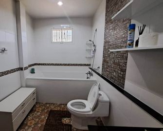 Jacuzzi Pool Villa - Pattaya - Bathroom