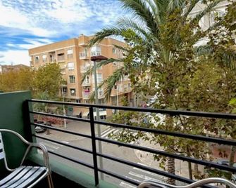 Hs Altet Suites - Alicante Airport - El Alted - Balcón