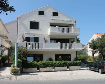 Apartments Logos - Cavtat - Edificio