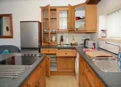 Apartments Wales - Barry - Kitchen