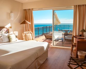 Hôtel La Pérouse Nice Baie des Anges - ניס - חדר שינה