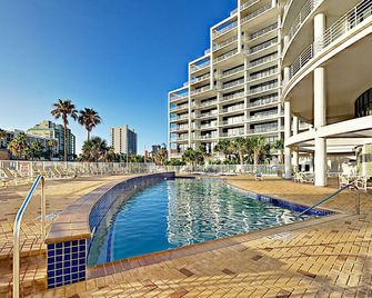 Dual-suite resort condo with Gulf view, pools, tennis - walk to shops - South Padre Island - Piscina