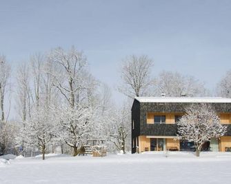 Bodensee-Ferienwohnung Am Ruggbach - Lochau - Будівля