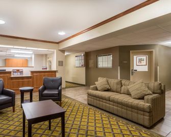 Candlewood Suites Nogales By IHG - Nogales - Вітальня