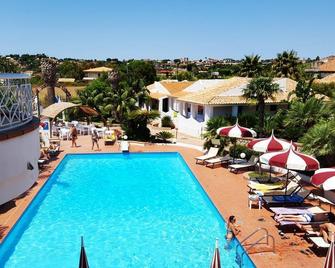 Hotel Baia del Capo - Capo Vaticano - Piscine