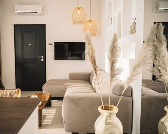 Kaab Boutique Hotel - Ulcinj - Pokój dzienny