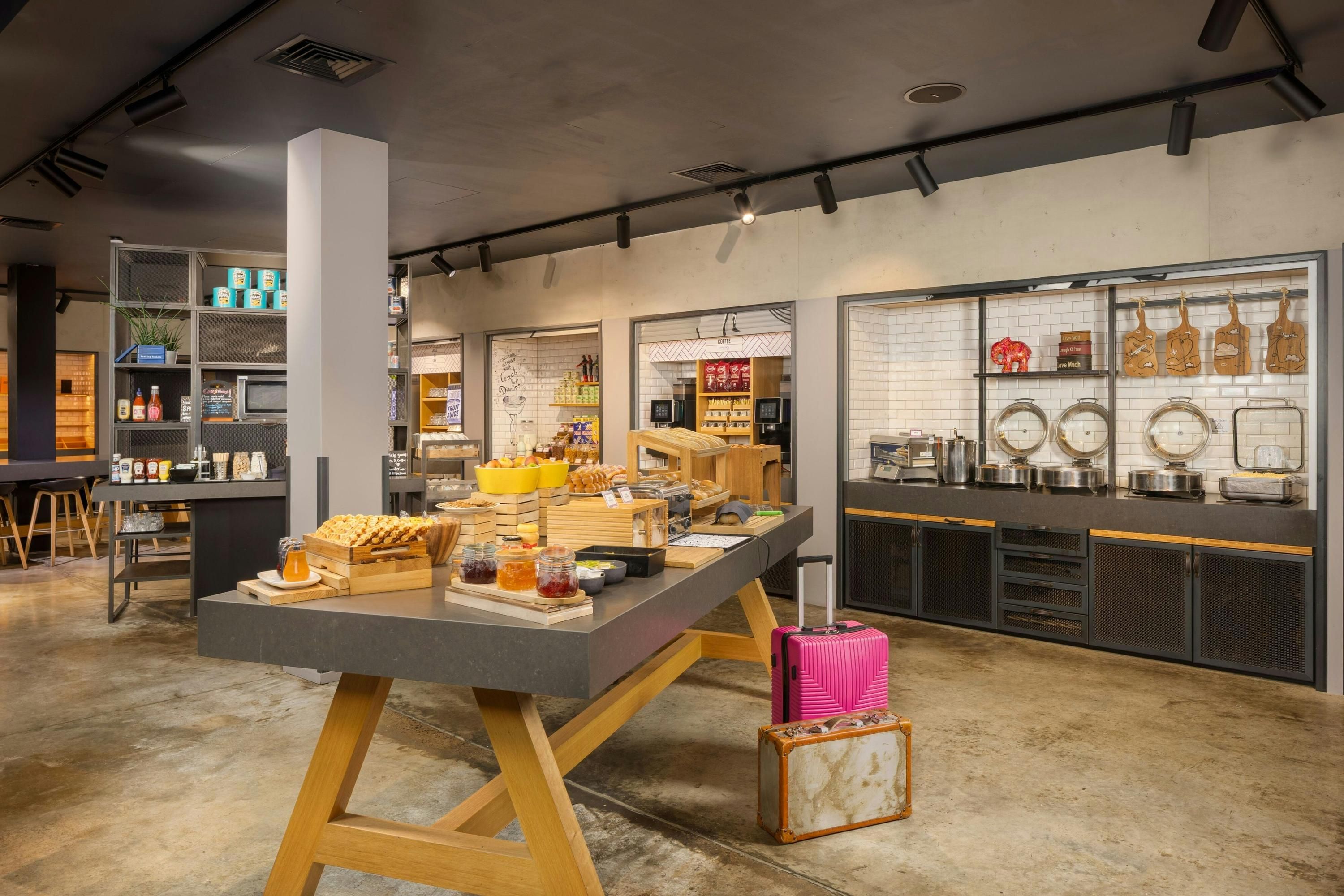 Moxy London Heathrow Airport