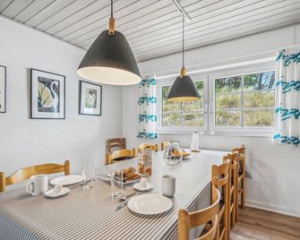 6 Bedroom Beautiful Home in Roemoe - Rømø Kirkeby - Jídelna