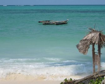 Island style Beach House, pool, wifi, Chef - Paje - Plage