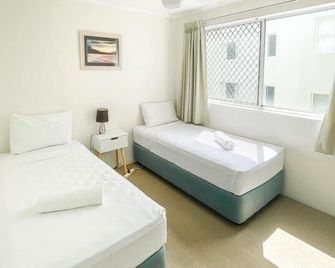 Tripcony Quays Apartment - Unit 13 - Caloundra - Bedroom