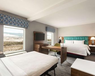Hampton Inn & Suites by Hilton Kelowna Airport BC - Kelowna - Kamar Tidur