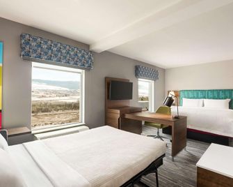 Hampton Inn & Suites by Hilton Kelowna Airport BC - Kelowna - Kamar Tidur