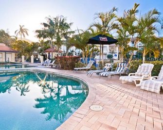 Aqualuna Beach Resort - Sapphire Beach - Piscina
