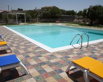 Casato Licitra - Ragusa - Pool