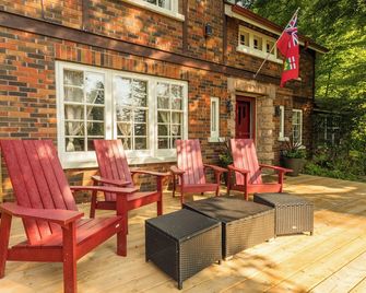 Muskoka Manor, Windermere, Lake Rosseau, with Sauna and Fireplace - 머스코카 레이크 - 파티오