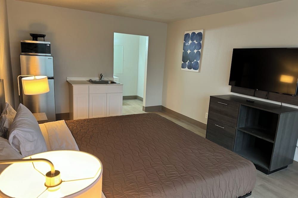 Other view of Stayable Jax West