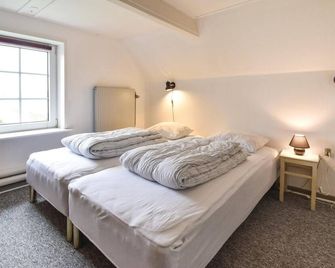 Three-Bedroom Holiday Home In Haarby - Hårby - Habitación