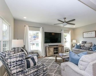 House #46 Grits Carlton Lakefront (No Pe - Centre - Sala de estar