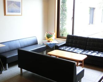 Resort Inn Fuyo - Fujiyoshida - Huiskamer