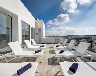 Quadro Hotel, Trademark Collection by Wyndham - San Ġiljan - Balcon