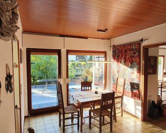 Detached house in a quiet area, close to the town center and 7 km to the beach - Oldenburg in Holstein - Essbereich
