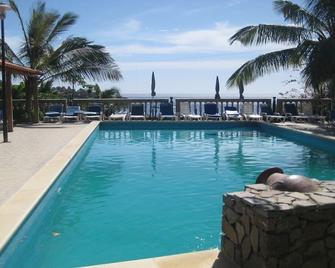 Limeira - Hotel - Praia - Piscine