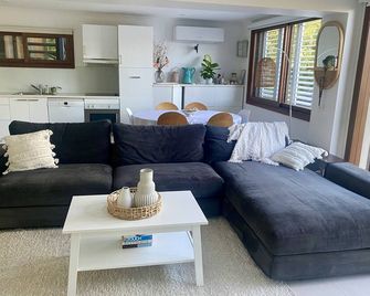 Tropical retreat – Entire guesthouse in Mona Vale - Mona Vale - Sala de estar