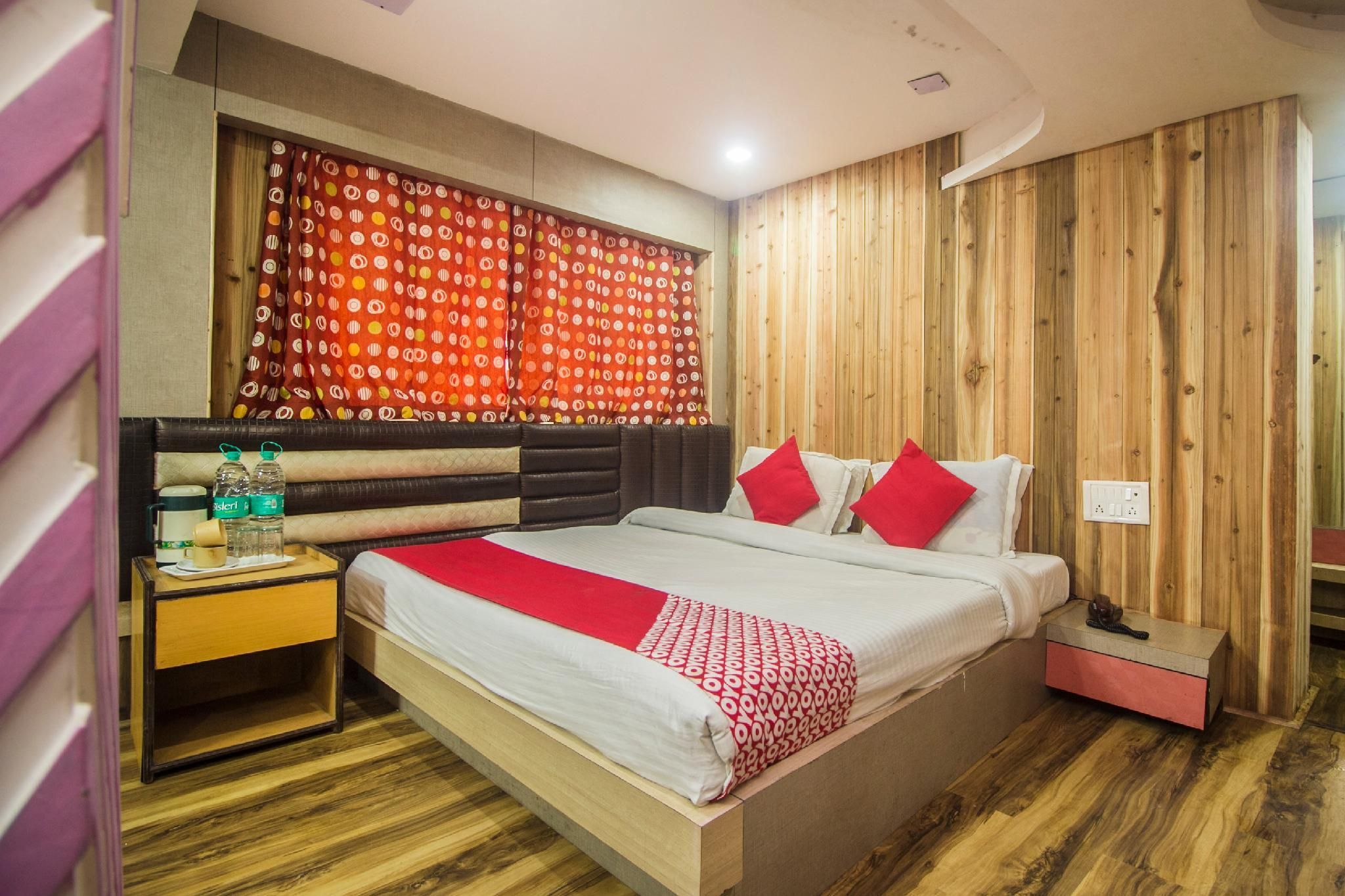 OYO 3303 Hotel Broadway Annexe - דאריילינג - חדר שינה