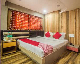 OYO 3303 Hotel Broadway Annexe - דאריילינג - חדר שינה