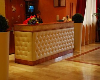 Hotel President Pomezia - Pomezia - Рецепція