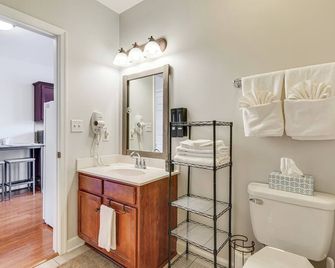 Smith Mountain Lake Condo With Pool Acce - Huddleston - Baño