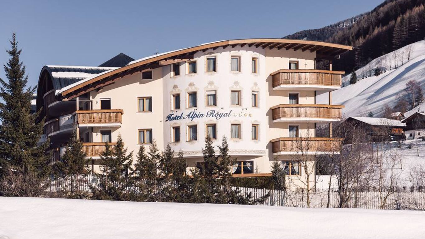 ألبن رويال ولنيس ريفوجيوم آند رزورت هوتل