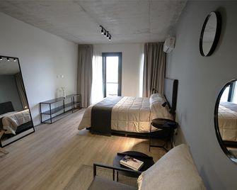 Howard Johnson by Wyndham Buenos Aires La Boca Undici - Buenos Aires - Bedroom