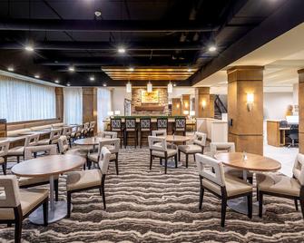 Free Breakfast. Outdoor Pool. Gym. King Suite. Great For Business Travelers! - Montgomery - Restaurant