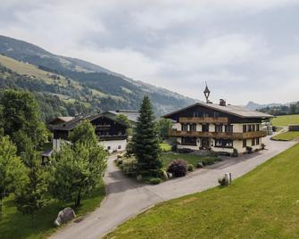 Ferienwohnung 2 - Taxenbach - Building