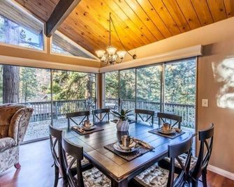 'A Retreat Cabin Perfect To Relax' - Twin Peaks - Dining room
