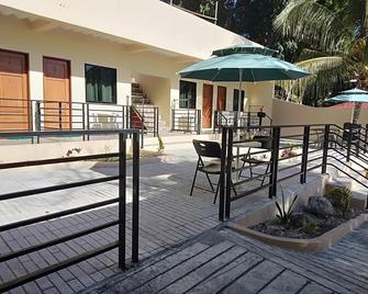 Joaquim's Lodge - Oslob - Patio