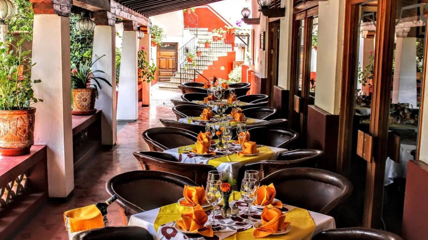 Hotel y Restaurant Embajadoras