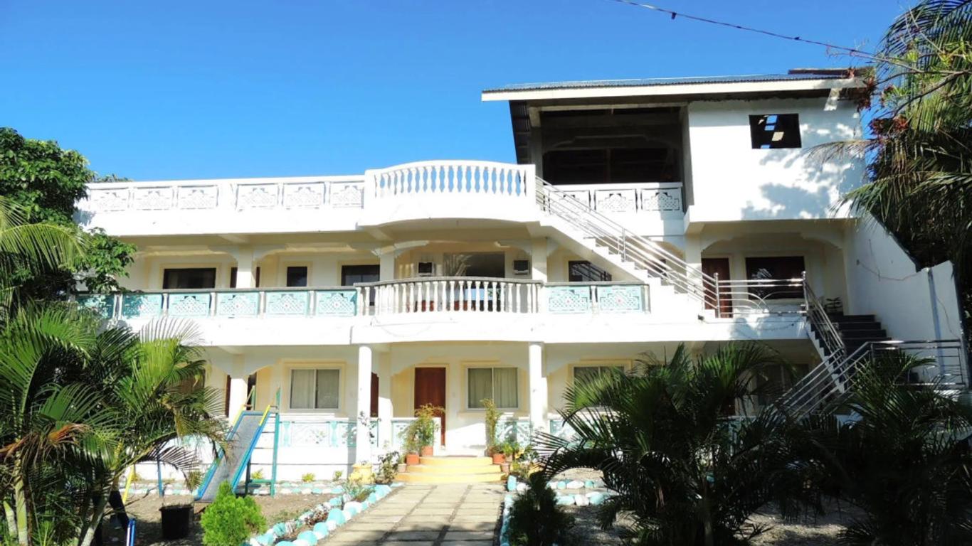 Palm Grove Saud Holiday Complex Hotel