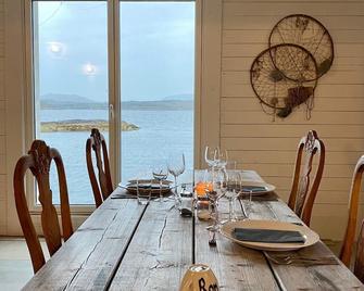 Sveggvika Guesthouse - Averoy